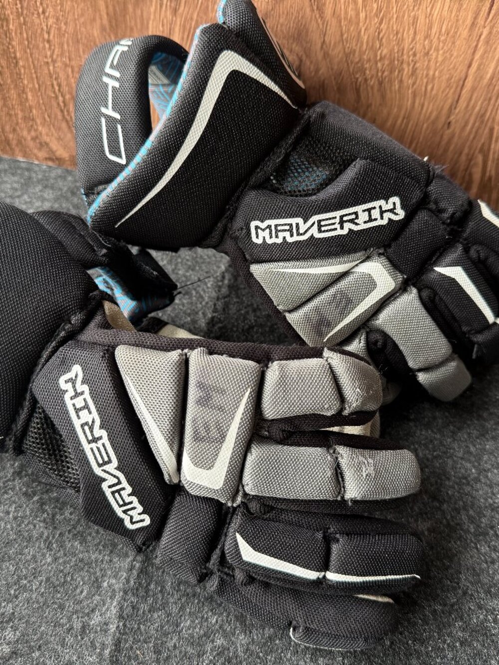 Maverik Charger Youth Lacrosse Gloves Medium 12"